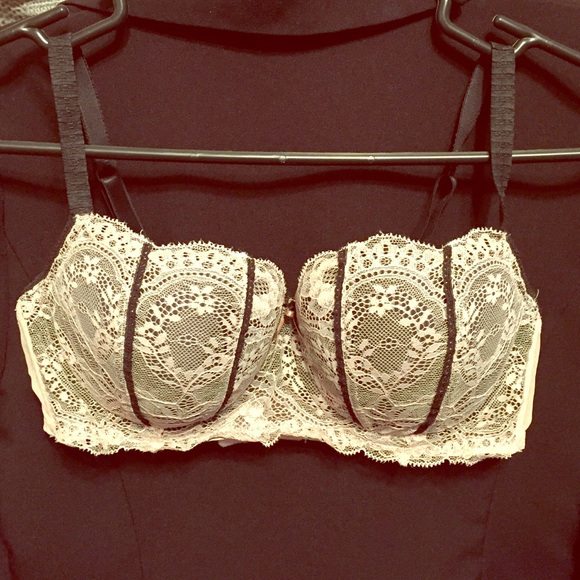 Bra 36C - pale pink lace