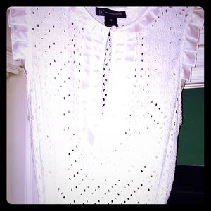 ❤️Beautiful, white blouse with waist tie❤️