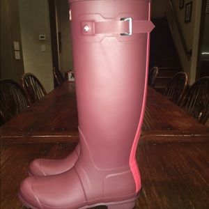 RARE matte Hunter Boots with stripe
