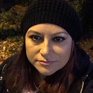 Meet your Posher, Roxanna