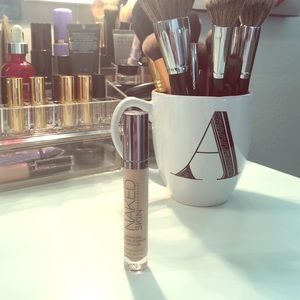 UD Naked Skin Concealer
