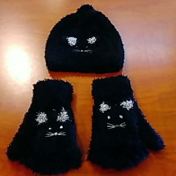 Kitty fingerless gloves and matching hat