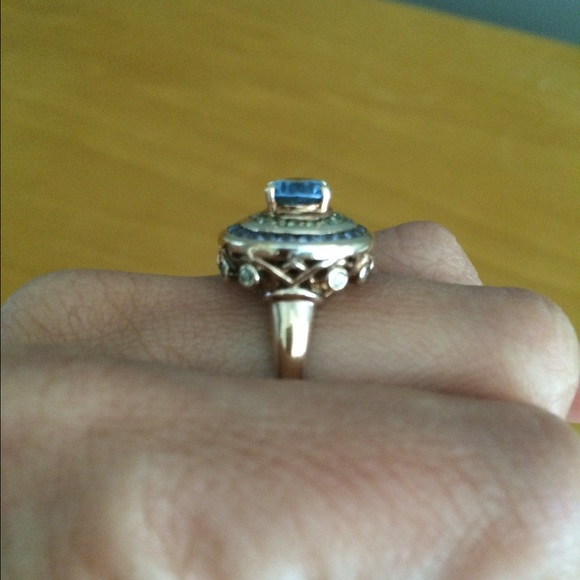 Beautiful ring - Picture 2 of 2