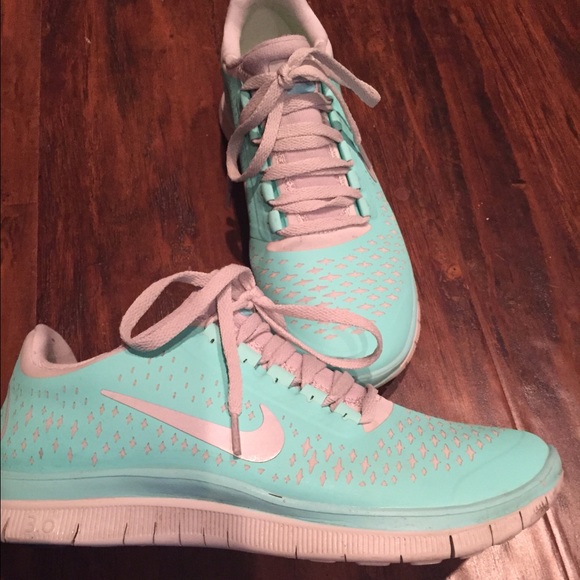 Nike -Tiffany blue size 7 brand new !!