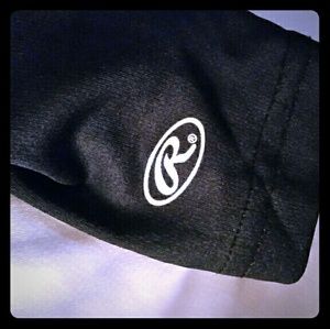 Boys rawlings baseball shirt!