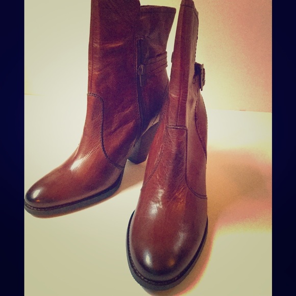 Sleek Cowgirl Bootie