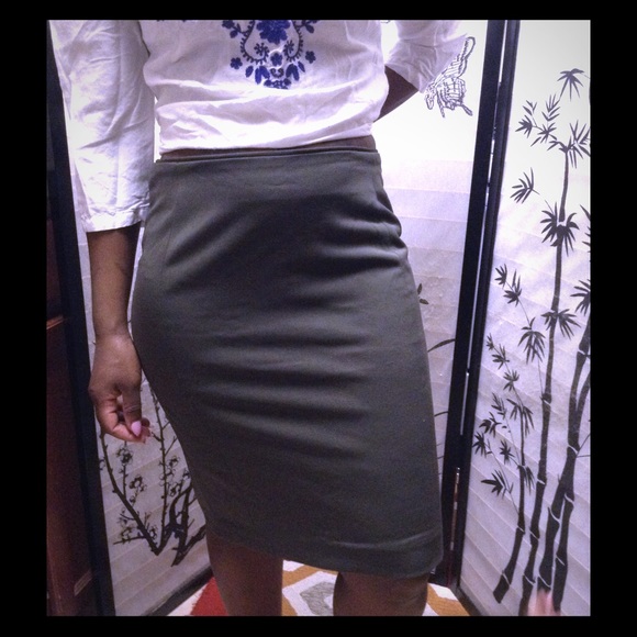 Hm olive skirt