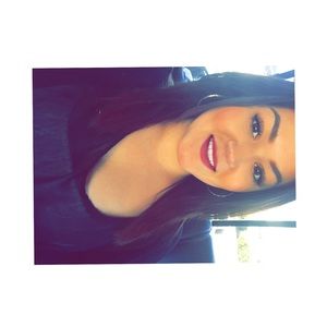 Meet your Posher, Raquel