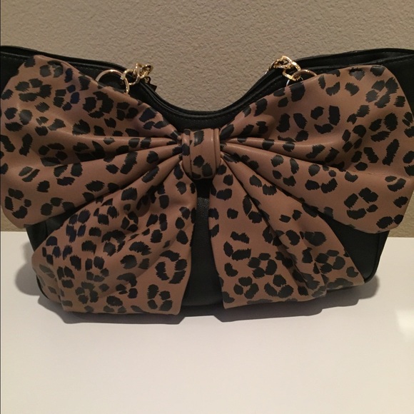 Betsy Johnson bow purse - Picture 2 of 3