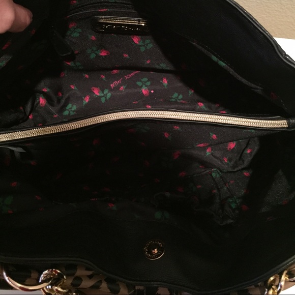 Betsy Johnson bow purse - Picture 3 of 3