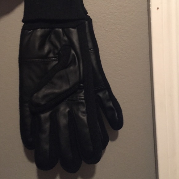 All black cold weather gloves