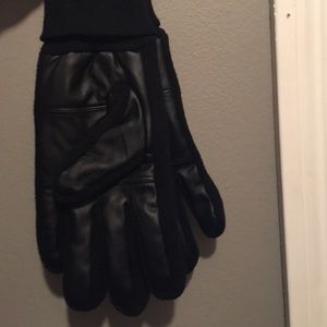 All black cold weather gloves