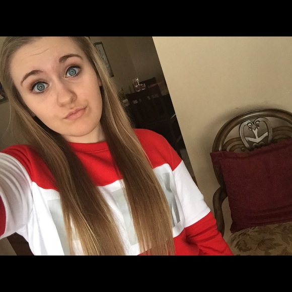 Meet your Posher, Claire