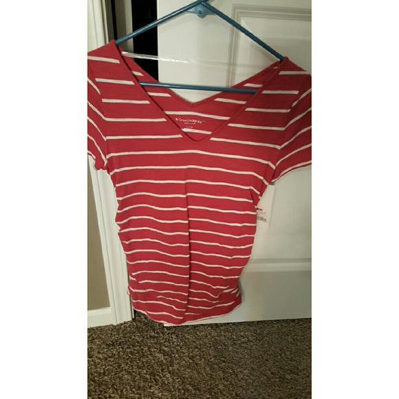 Liz Lange maternity tee-shirt