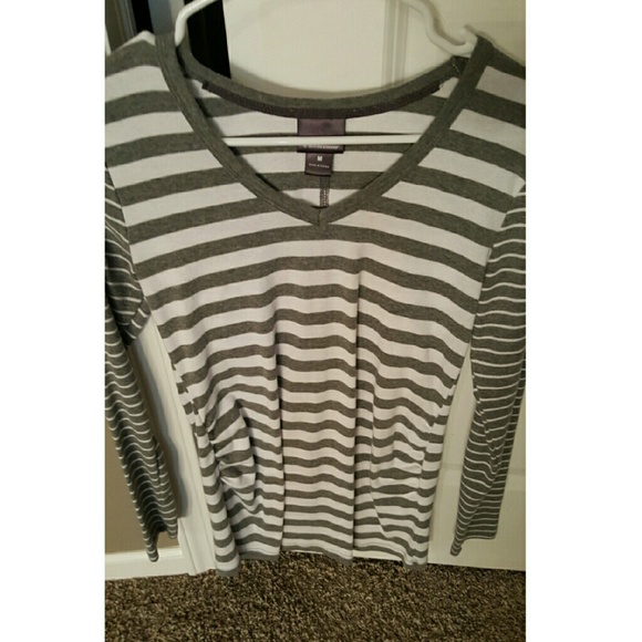 Long sleeve stripped maternity top