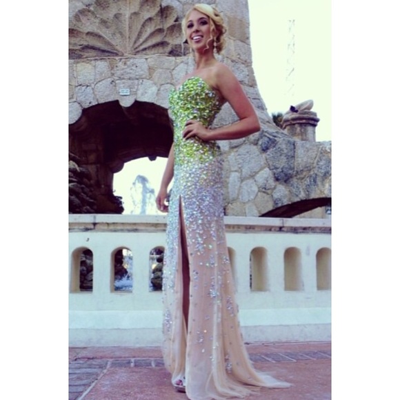 Custom Jovani size 2 originally payed $900 - Picture 2 of 2