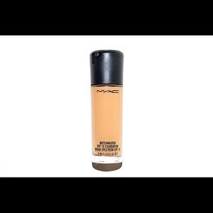 M.A.C. Matchmaster SPF Foundation