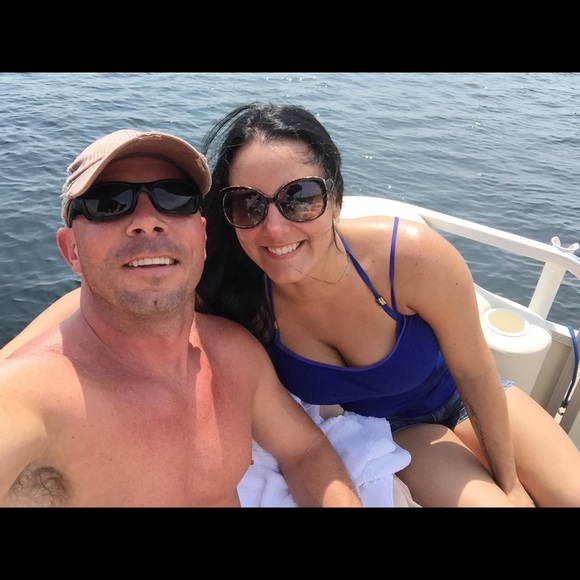 Meet your Posher, Amanda - Picture 2 of 6