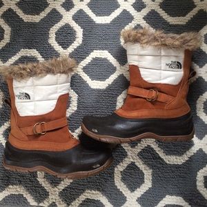 The North Face Primaloft  brown waterproof Boots
