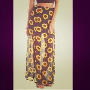 🌻Kendall and Kylie Sunflower 🌻maxi skirt M