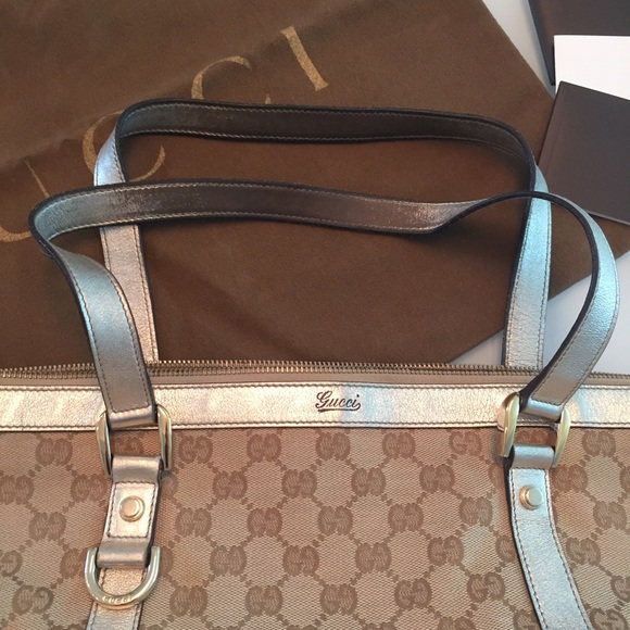 🦩SOLD🦩 GUCCI 💕Host Pick💕Gucci Purse! - Picture 3 of 8