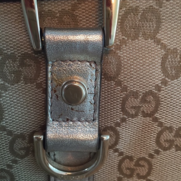 🦩SOLD🦩 GUCCI 💕Host Pick💕Gucci Purse! - Picture 4 of 8