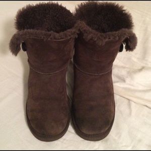 Fairly new uggs 7.5-8