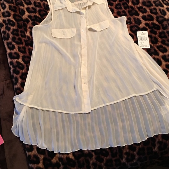 Women's button up top