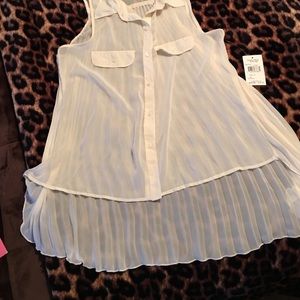 Women's button up top