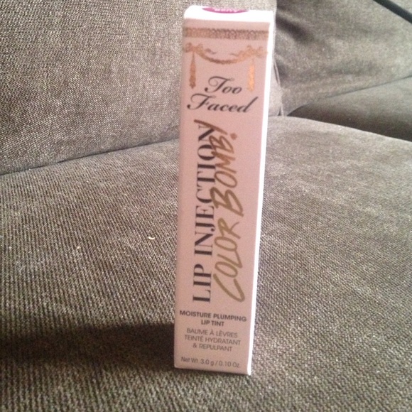 Too faced lip injection color bomb