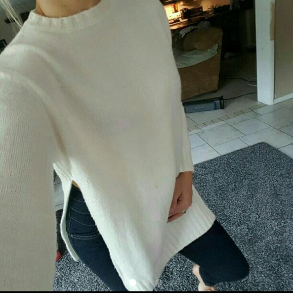 Zara Sweaters - LN, Zara side slit sweater