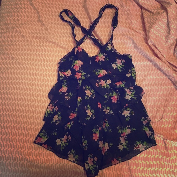 Hollister summer top!