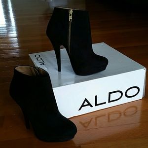 ALDO ankle lenth high heel booties