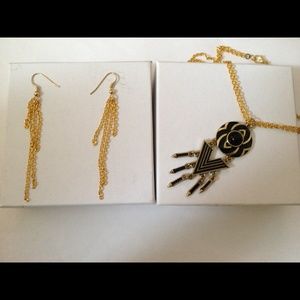 Necklace earring set