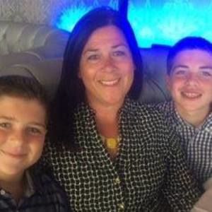 Meet your Posher, Dina