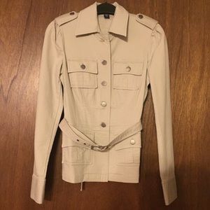 Laundry cream jacket with belt