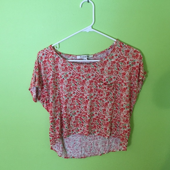 Floral tee slightly cropped in front