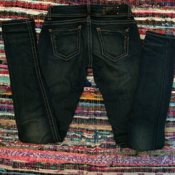 Buckle Black size 23x32 skinny jeans