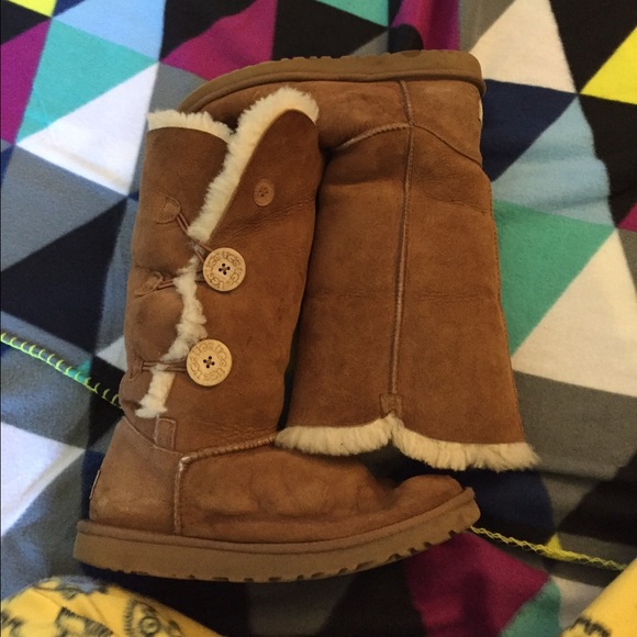 Tall Bailey Button UGG Boots - Picture 3 of 4