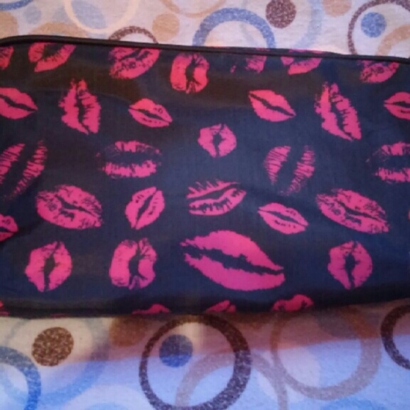 Cosmetic bag