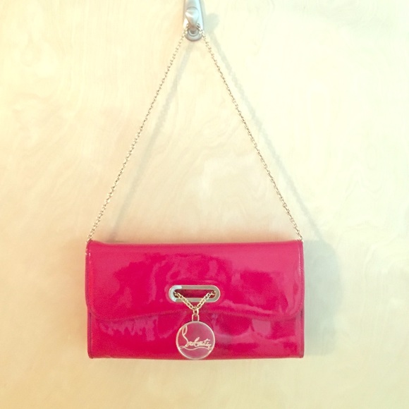 Clutch size purse with optional chain strap