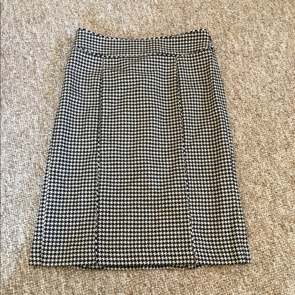 Banana Republic houndstooth skirt size 4