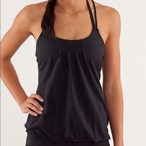 Lululemon in the flow tank. Size 6.