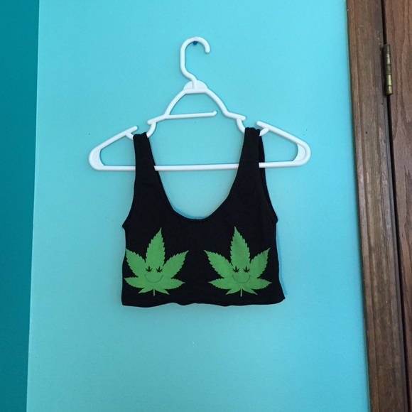 Extreme cropped pot leaf top