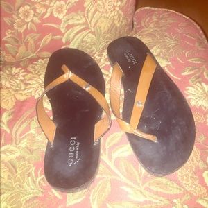 100% authentic Gucci flip flops
