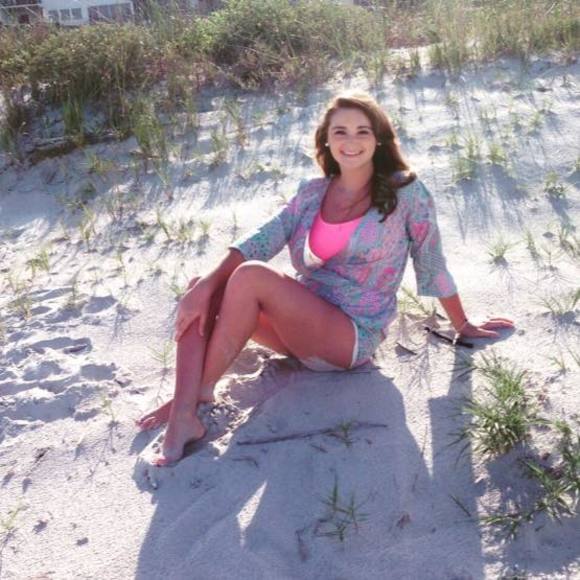 Meet your Posher, Caitlin - Picture 1 of 1