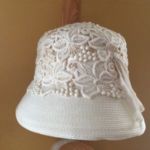 🎉Vintage 1940's Evelyn Varon Pearls & Lace Hat🎉