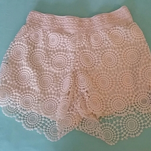 Cream Lace shorts