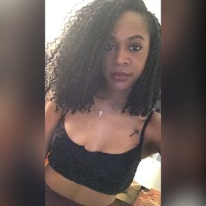 Meet your Posher, Janelle