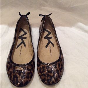ANNE Klein animal print flat size 6